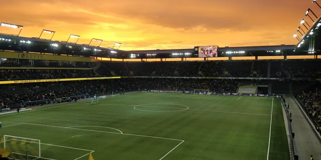 Estádio ao entardecer